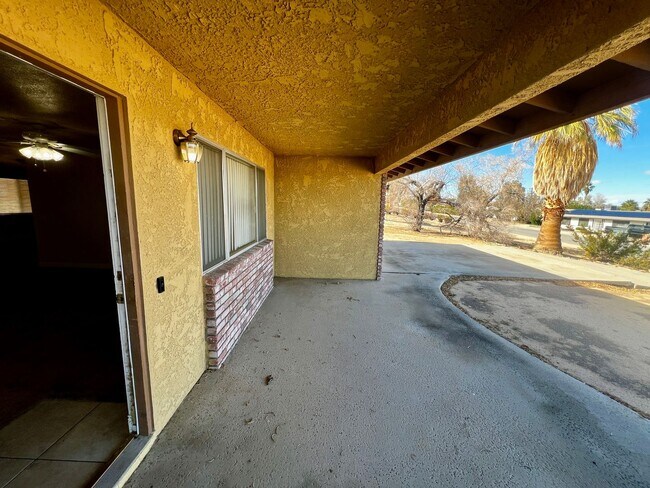 Building Photo - 74071 Playa Vista Dr