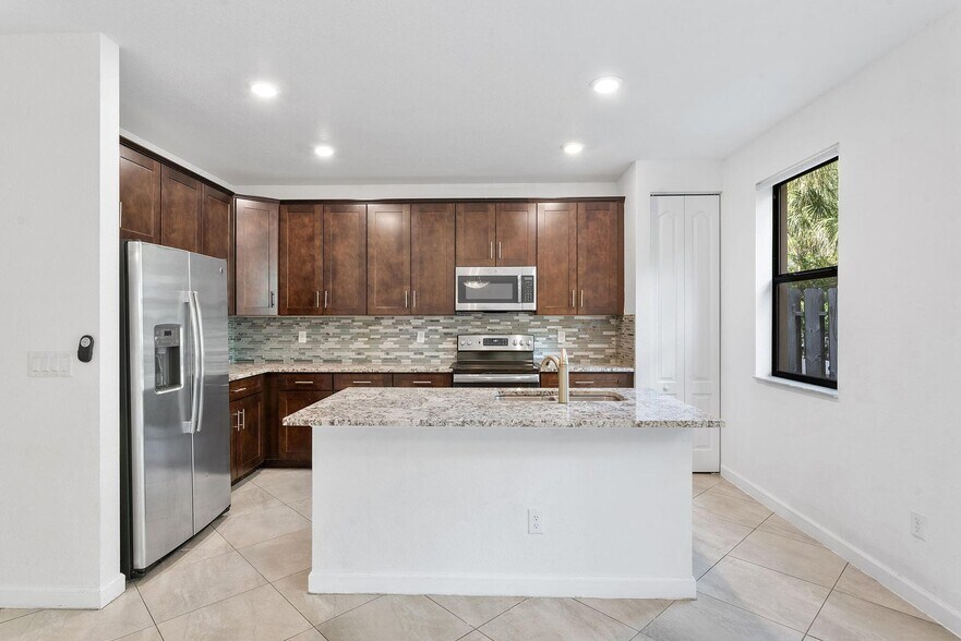 Building Photo - 12756 Anthorne Ln