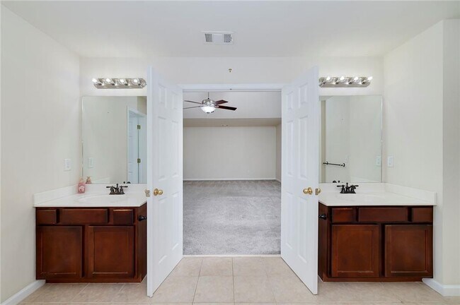 Building Photo - 1120 Bagwell Dr NW