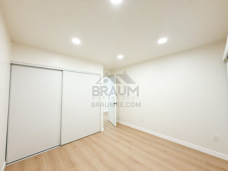 Building Photo - 5611 Fulcher Ave