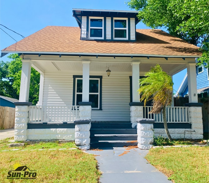 Building Photo - 212 Mullally St