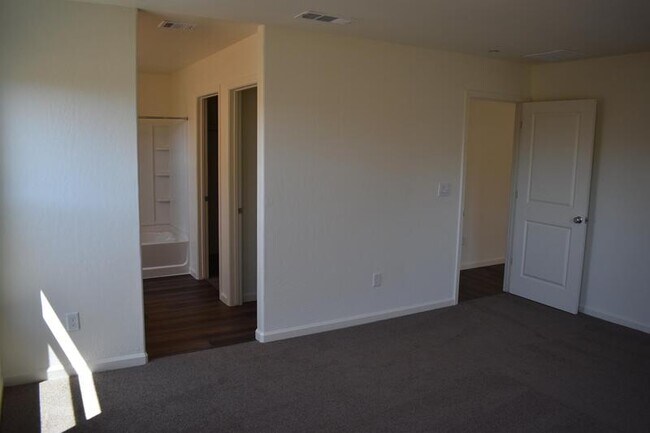 Building Photo - 1318 Eagle Ridge Court
