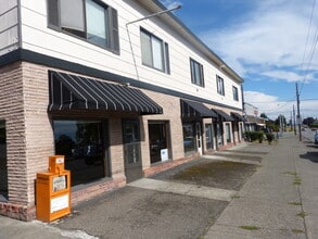Building Photo - 822 1/2 S C Street **Upstairs Unit **