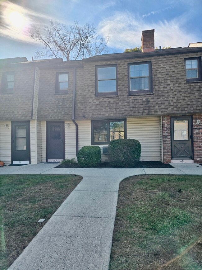 Building Photo - 69 Homestead Ln