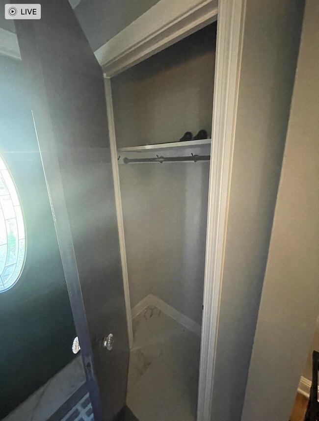 Building Photo - Beautiful Cape Cod 3 bedroom 2 bath- Ellwood City