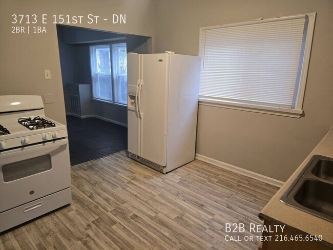 Building Photo - Charming 2-Bedroom Property in Prime Location