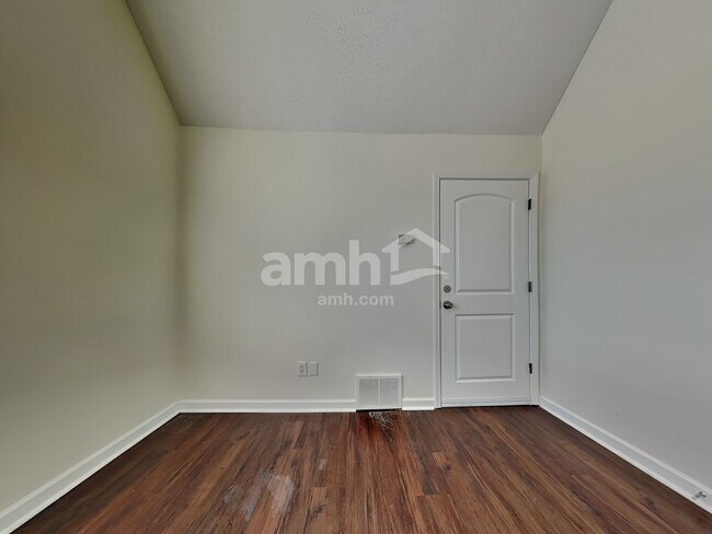 Building Photo - 13136 Braybourne Pkwy