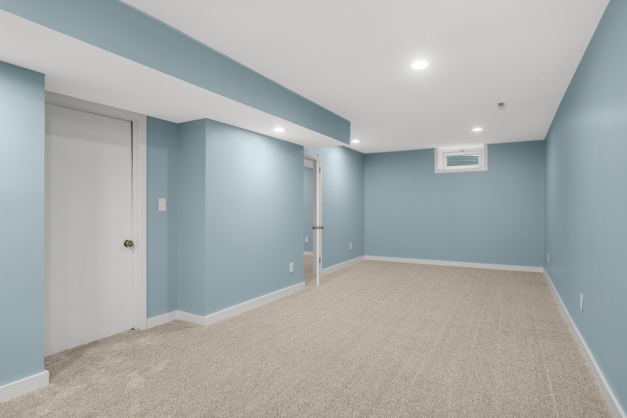 Basement Living - 2808 Aglen St