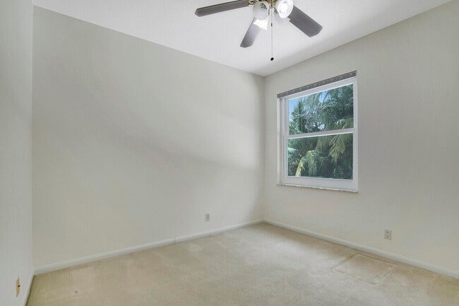 Building Photo - 6164 C Durham Dr