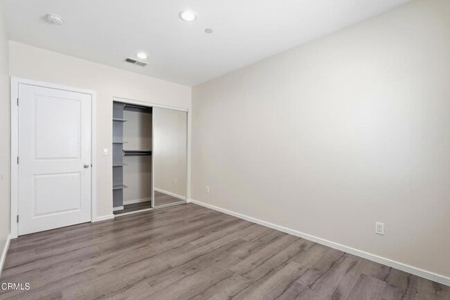 Building Photo - 6721 1/2 Vineland Avenue Unit