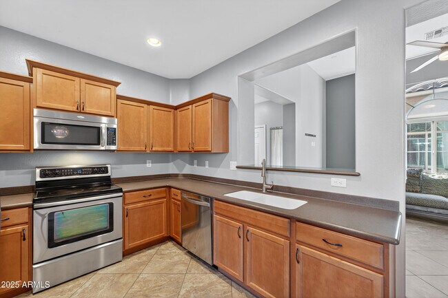 Building Photo - 16226 N 21st Ln