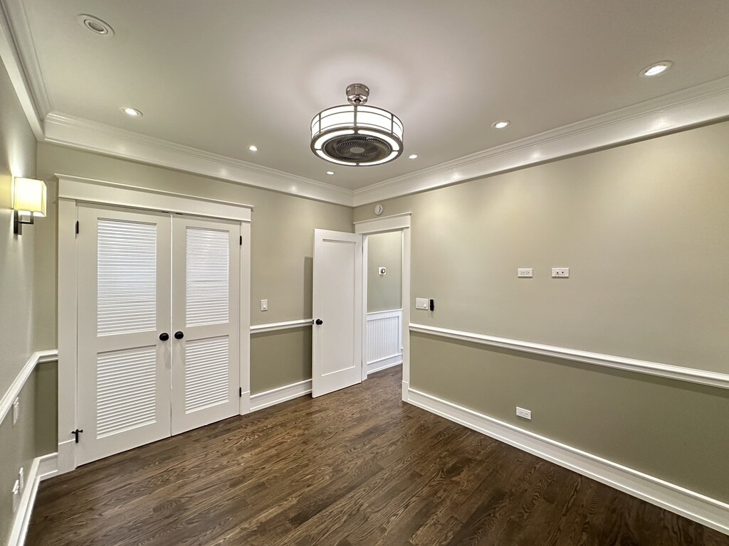 Building Photo - 1410 W Cornelia Ave