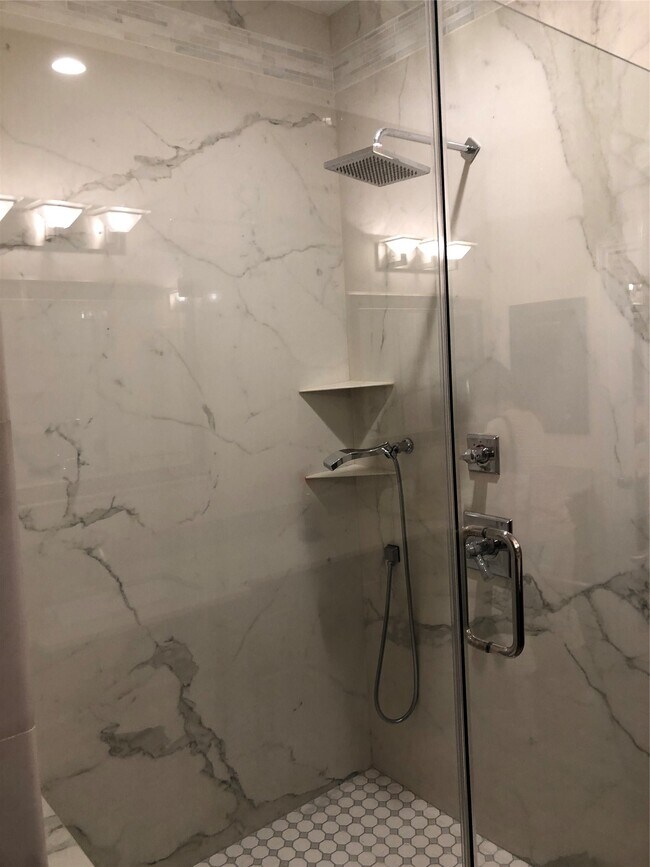 Building Photo - 2434 Hodges Bend Cir