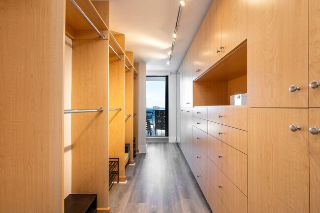 Building Photo - 3115 S Ocean Blvd