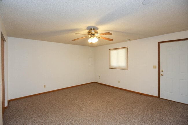 Building Photo - 311 Foxfire Dr