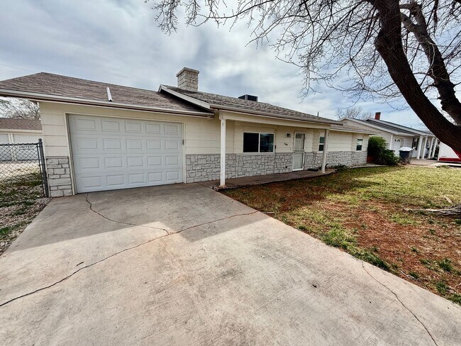 Building Photo - Pet-Friendly 4-BR Home in Santa Clara with RV Parking