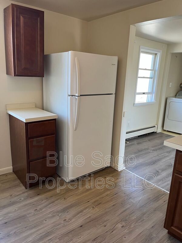 Building Photo - 1010 Yates Ave