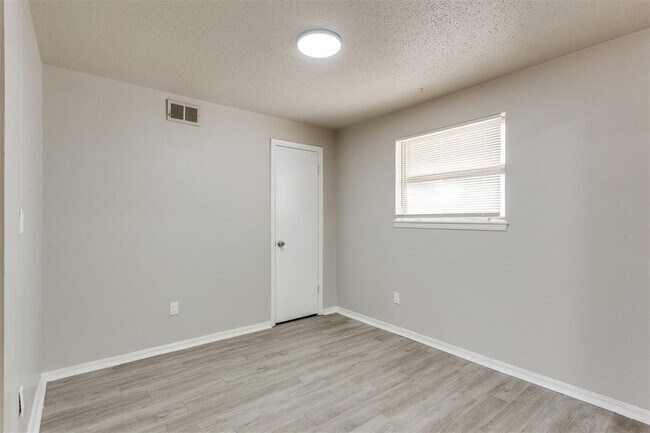 Building Photo - 2908 SW 62nd St