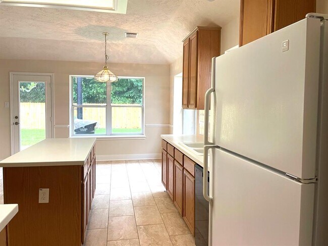 Building Photo - 14615 Wressell Dr