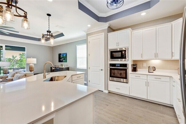 Building Photo - 12584 Wellen Golf St