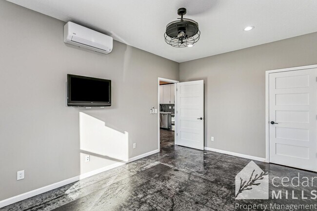 Building Photo - 109 N Main St