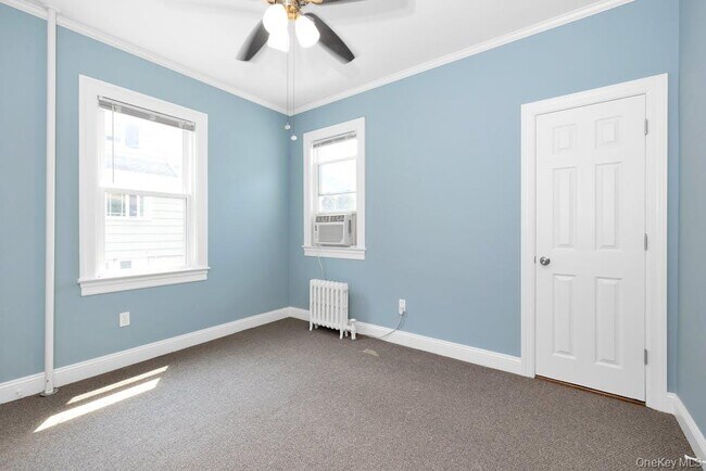 Building Photo - 747 Pelhamdale Ave