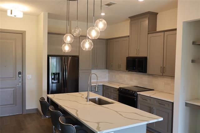 Building Photo - 2700 Old Denton Rd