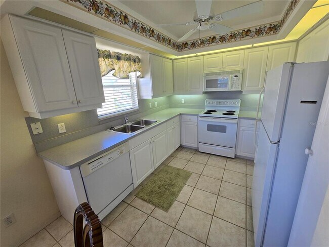 Building Photo - 5800 Sabal Trace Dr