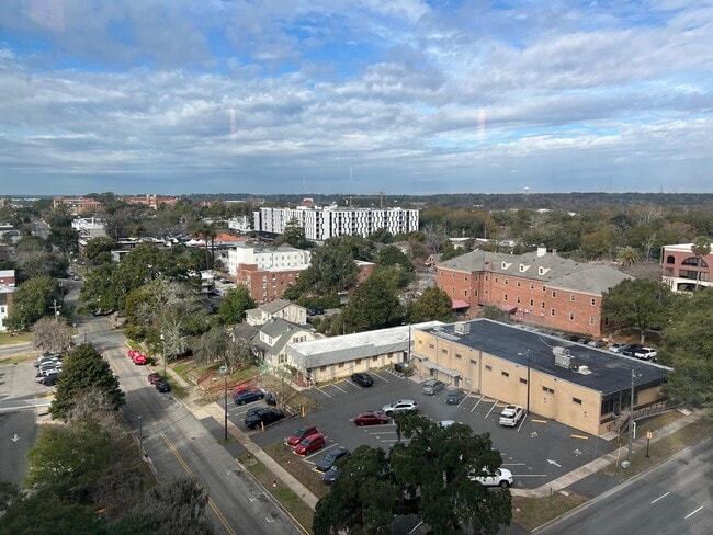 Building Photo - 300 S Duval St
