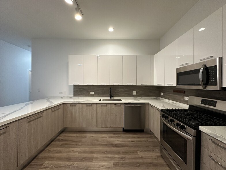 Building Photo - 2550 S Wabash Ave