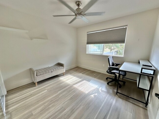 Building Photo - Modern & Custom 3 Bedroom / 2.5 Bathroom H...