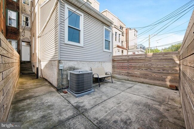 Building Photo - 629 N 32nd St