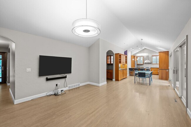 Building Photo - 2226 S Beeler Way