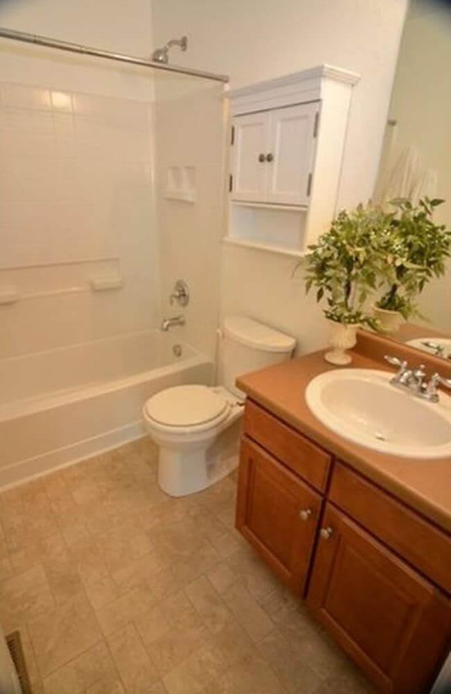 Building Photo - Updated Johnstown Home for Rent – $2,695/m...