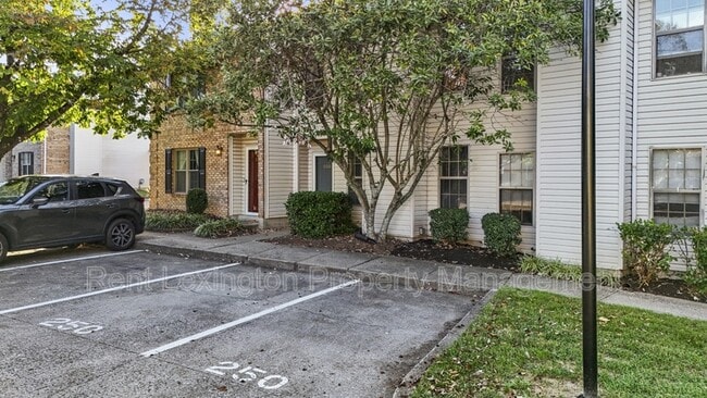 Building Photo - 3175 Kirklevington Dr