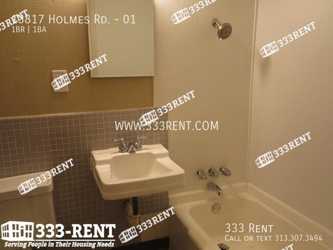 Building Photo - 13817 Holmes Rd