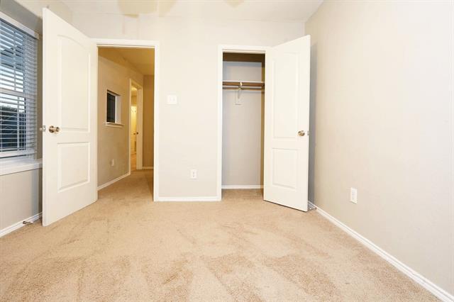 Building Photo - 1612 Cambridge Dr