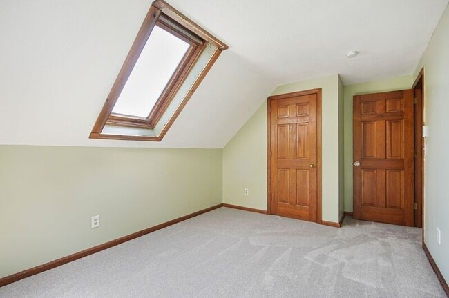 Building Photo - 26 Hunters Hill Cir