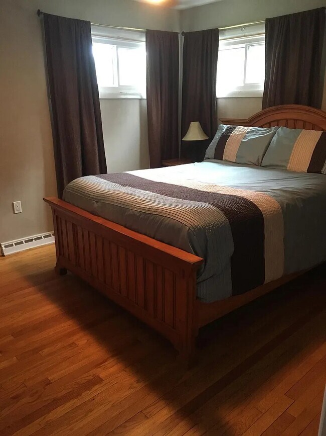 Building Photo - 858 Warner Rd