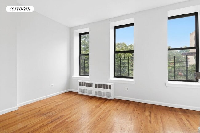 Building Photo - 964 Greene Ave