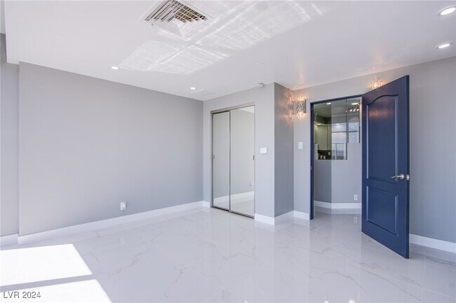 Building Photo - 3111 Bel Air Dr