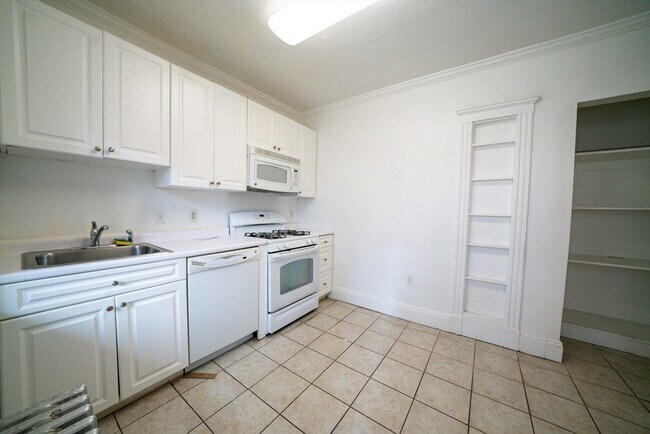 Building Photo - 58 Selkirk Rd