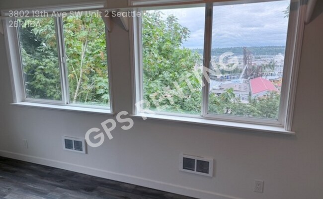 Building Photo - 3802 19th Ave SW