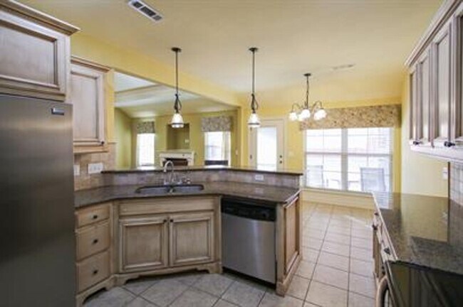 Building Photo - Gorgeous home in Bentonville!