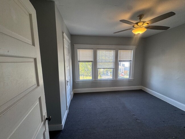 Building Photo - 1541 Hopkins Ave