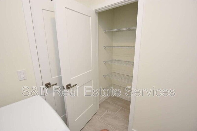 Building Photo - 3183 Cup Dr