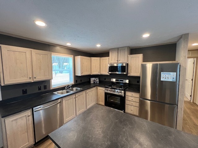 Building Photo - 114 S Red Bud Trail