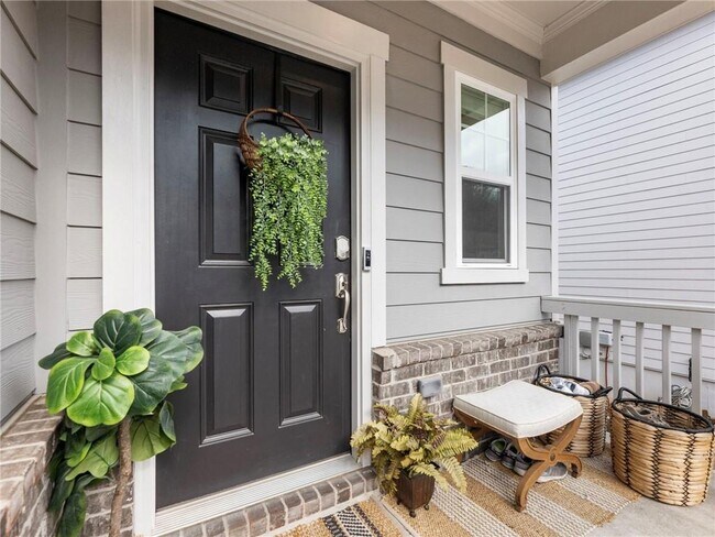 Building Photo - 680 Groover St