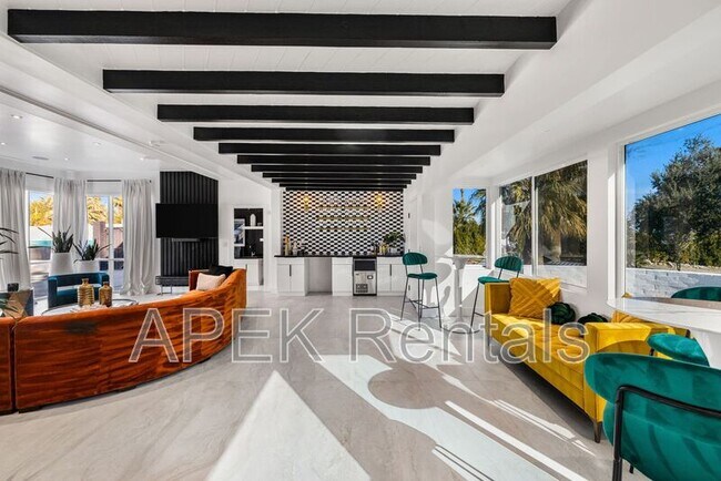 Building Photo - 2325 N Girasol Ave