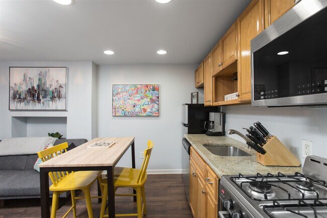 Building Photo - 281 Pavonia Ave